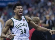 包含字母哥手感滚烫，带领波士顿凯尔特人鏖战纽约尼克斯，赛后一句话霸气侧漏的词条