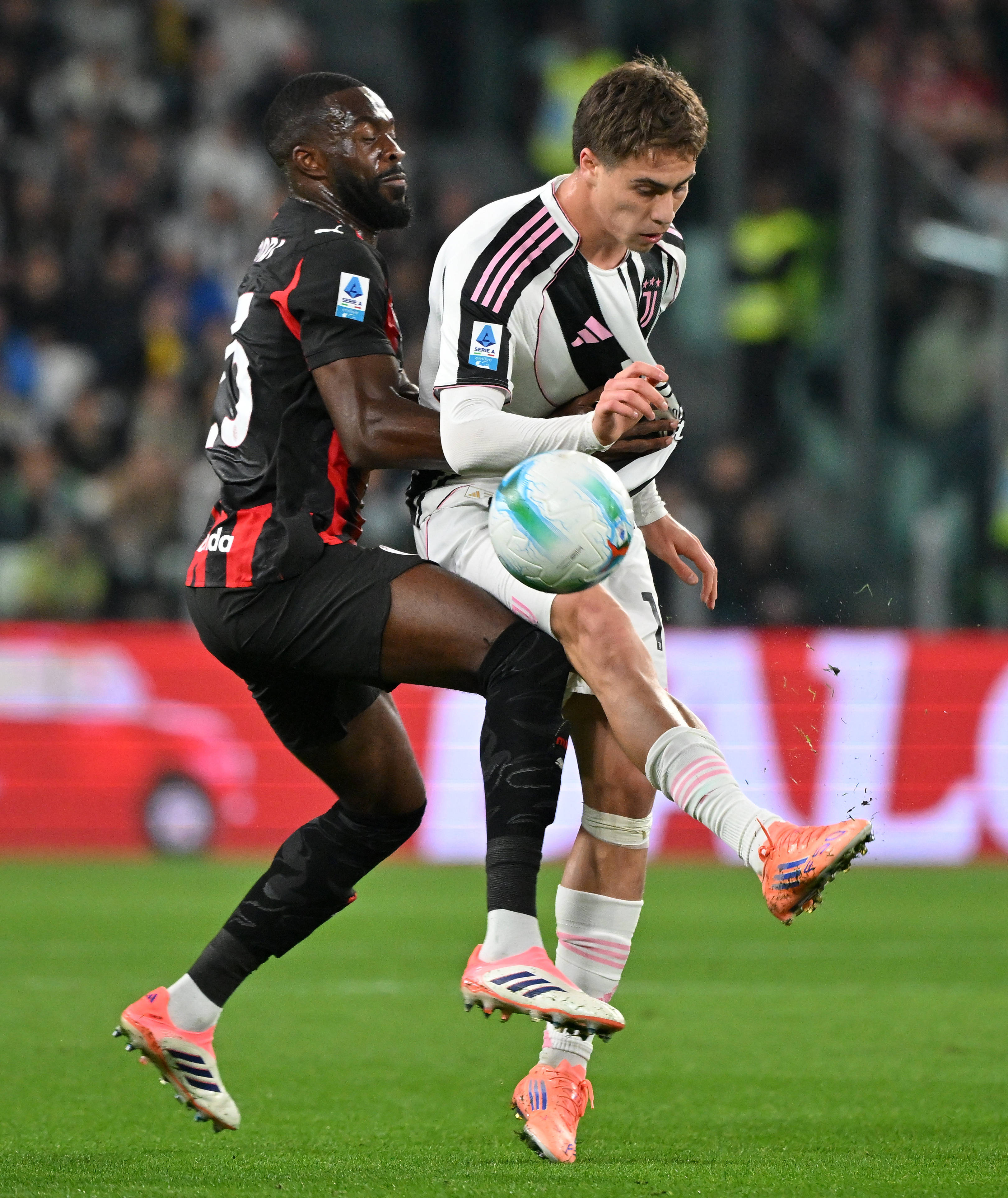 世俱杯战况：尤文图斯防线稳固，圣安东尼奥马刺进攻受阻，詹姆斯成最佳的简单介绍